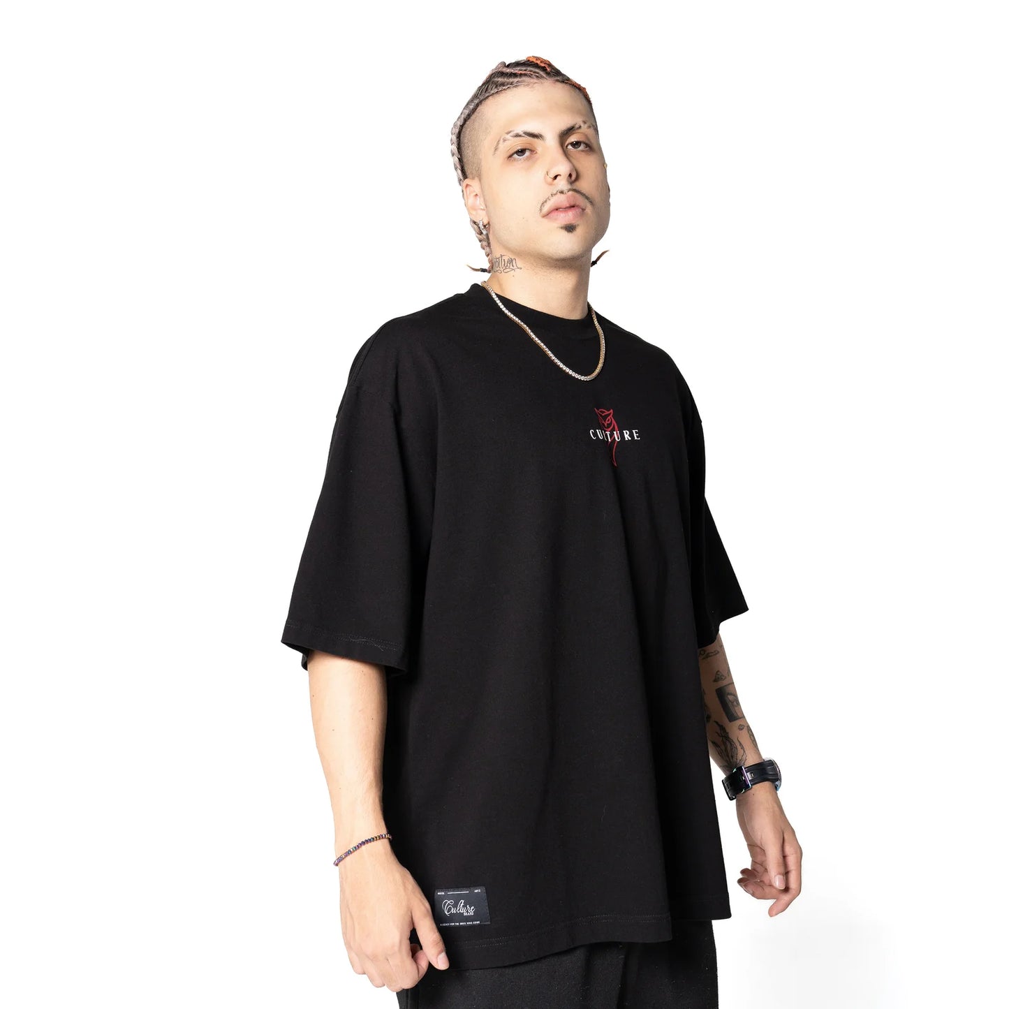 CAMISETA NEGRA BÁSICA CULTURE