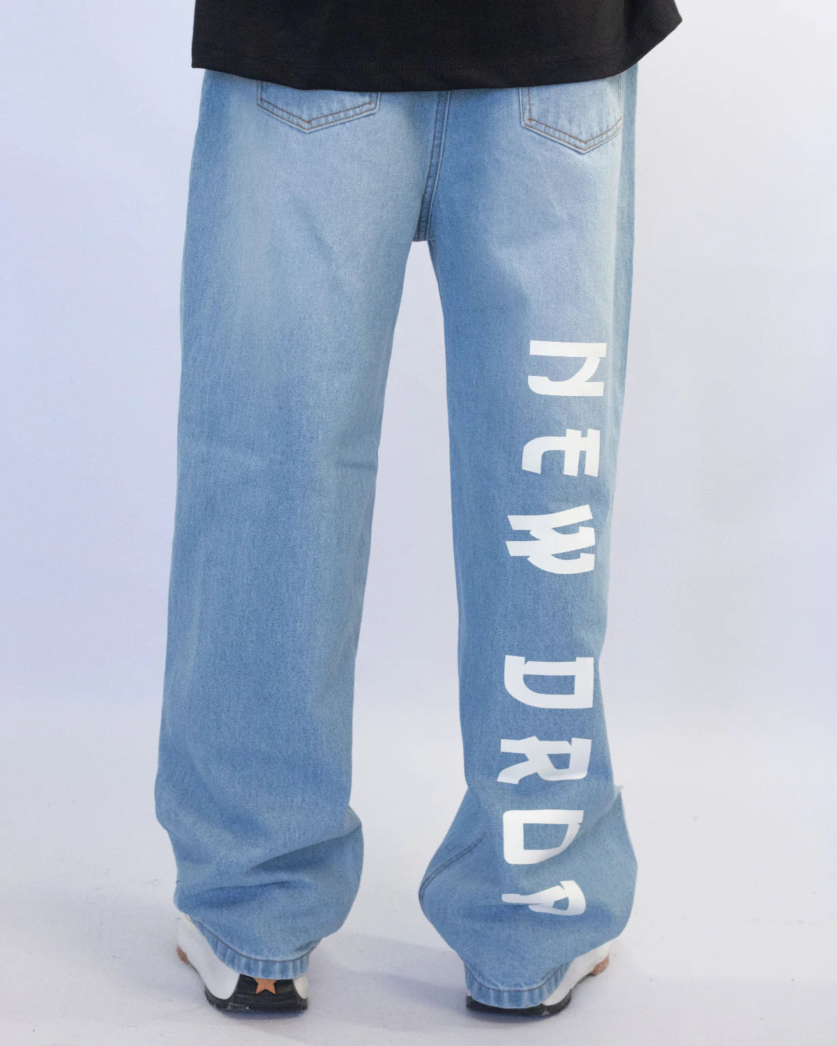 MENS WIDE JEANS WASHED BLUE BOX LOGO