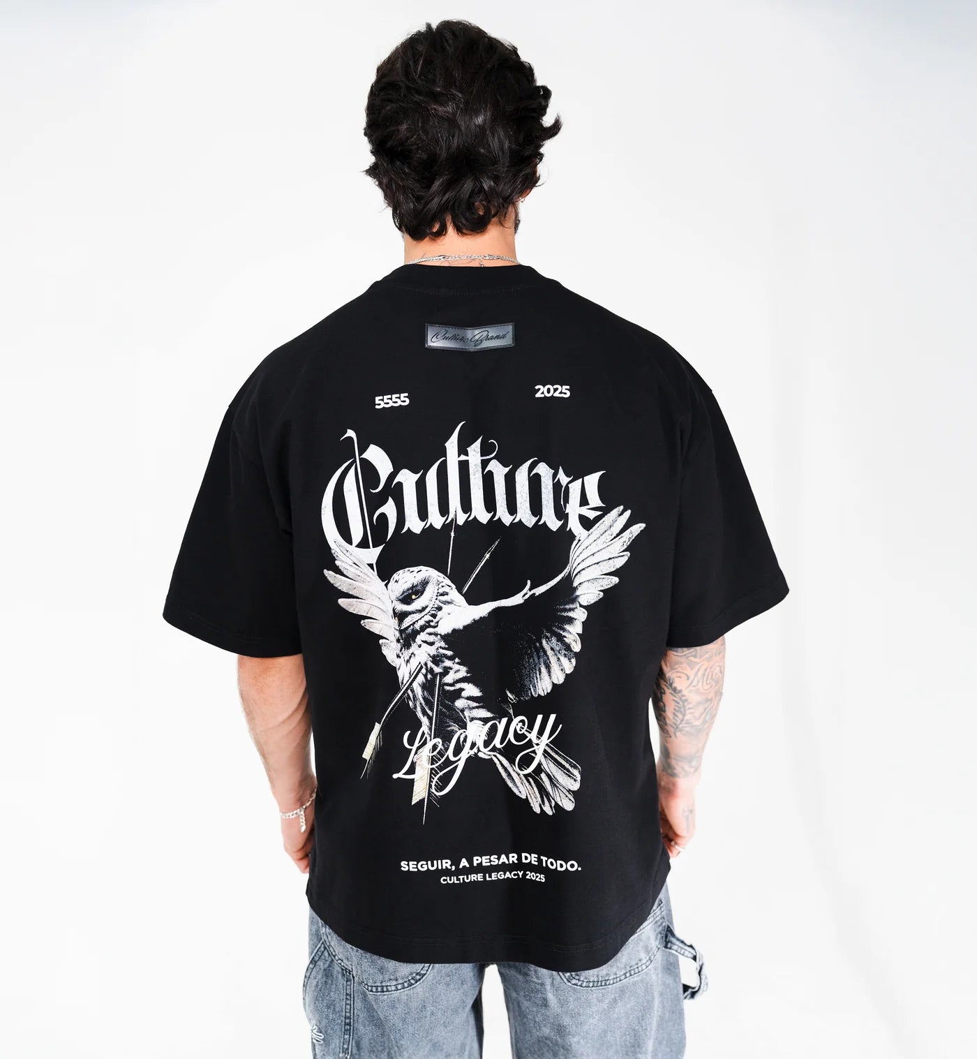 CAMISETA NEGRA INSTINTO